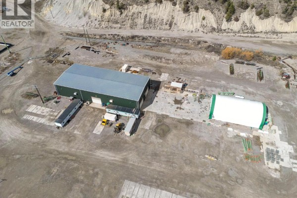 9100 Grainger Road, Canal Flats, BC V0B1B0 Photo 3