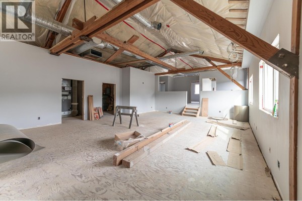 9100 Grainger Road, Canal Flats, BC V0B1B0 Photo 4