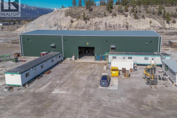 9100 Grainger Road, Canal Flats, BC V0B1B0 Photo 5