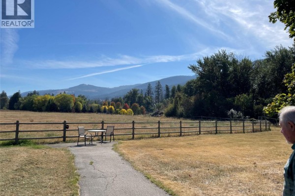 9102/9104/lot 3 Of 9108 Mackie Drive, Coldstream, BC V1B1H1 Photo 4