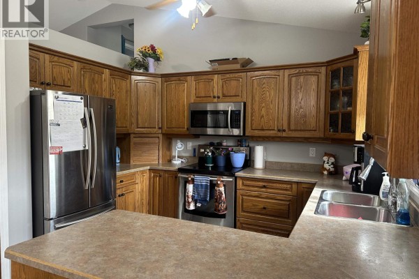 9103 118 Avenue, Fort St  John, BC, photo 2