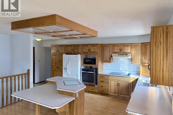 Primary Bedroom - 9105 95 Avenue, Lac La Biche, AB T0A2C0 Photo 5