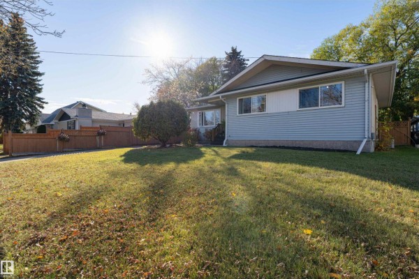Bedroom 3 - 9108 97 St, Fort Saskatchewan, AB T8L1S7 Photo 3