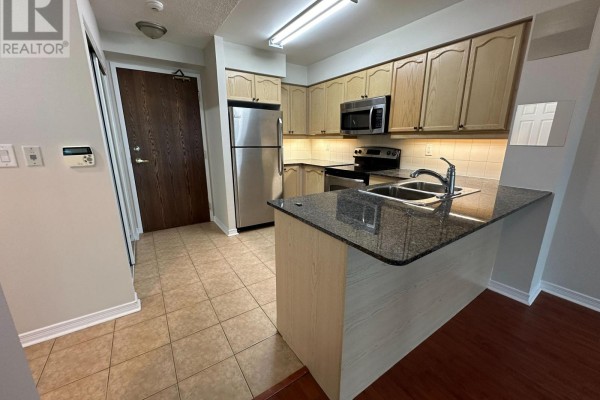 Den - 911 - 185 Oneida Crescent, Richmond Hill, ON L4B0B1 Photo 5