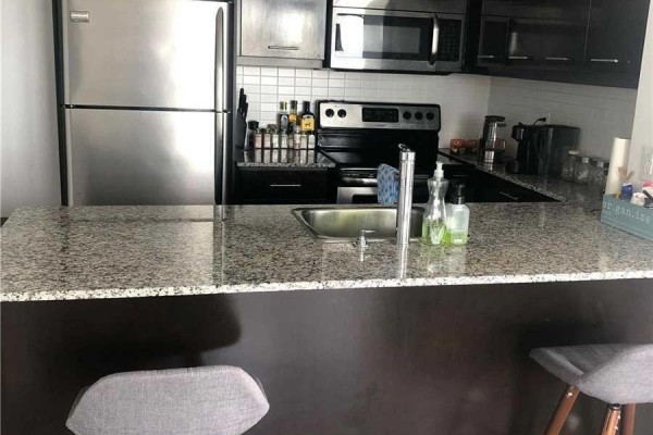 Bedroom - 911 - 360 Square One Drive, Mississauga, ON L5B0G7 Photo 3