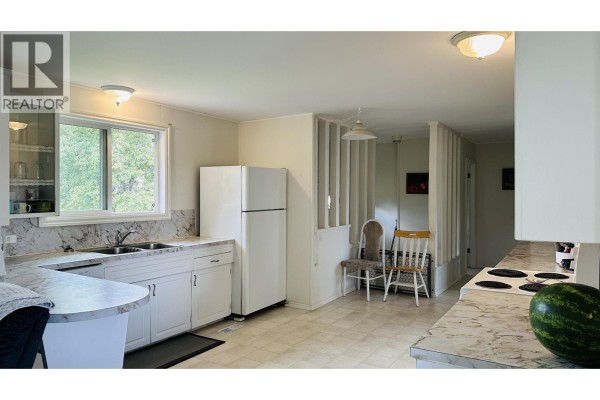 Bedroom 2 - 911 Ewert Street, Prince George, BC V2M2P1 Photo 5