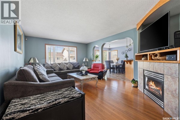 2pc Bathroom - 911 Gull Road, Regina, SK S4N7P9 Photo 5