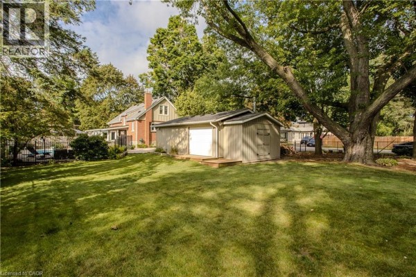 5pc Bathroom - 911 Lasalle Park Road, Burlington, ON L7T1M6 Photo 5