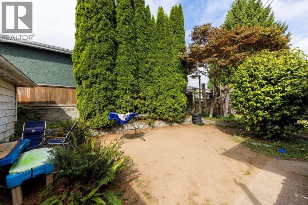 911 Sperling Avenue, Burnaby, BC V5B4H7 Photo 4