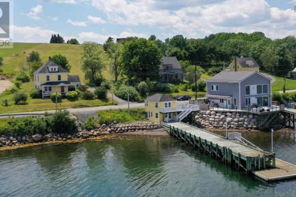 Kitchen - 9114 3 Highway, 997 Main St Mahone Bay, Maders Cove, NS B0J2E0 Photo 5