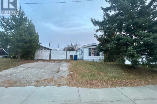 Dining room - 9115 101 Street, Lac La Biche, AB T0A2C0 Photo 2