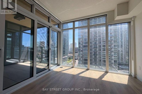 912 - 1 Concord Cityplace Way, Toronto, ON M5V0X3 Photo 3