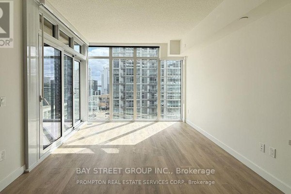912 - 1 Concord Cityplace Way, Toronto, ON M5V0X3 Photo 4