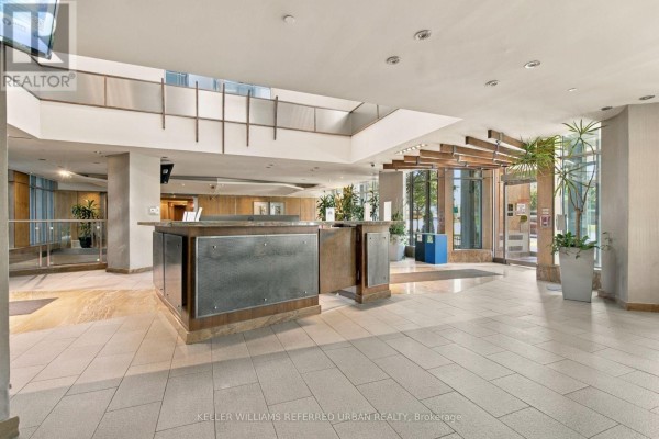 912 - 2219 Lake Shore Boulevard W, Toronto, ON M8V4E8 Photo 4