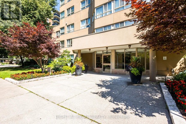 912 - 4 Park Vista Drive, Toronto, ON, photo 3