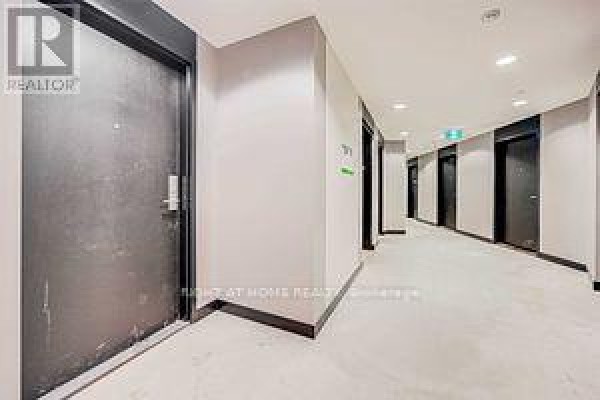 Kitchen - 912 - 49 East Liberty Street, Toronto, ON M6K0B2 Photo 3