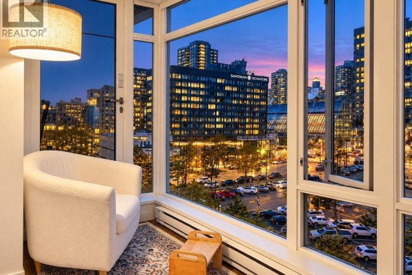 912 161 W Georgia Street, Vancouver, BC V6B0K9 Photo 2