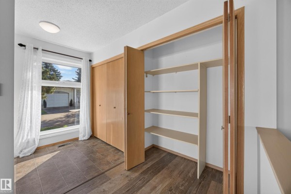 Primary Bedroom - 9129 Garden Rd, St  Albert, AB T8N5N3 Photo 5