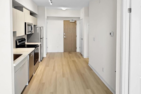 Kitchen - 913 - 2825 Jane Street, Toronto, ON M3N0A8 Photo 3