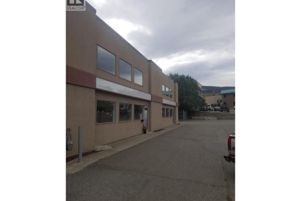 913 - 915 Laval Crescent, Kamloops, BC V2H1T7 Photo 2