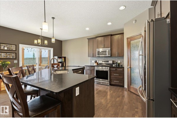 Dining room - 913 Goshawk Pt Nw, Edmonton, AB T5S0H6 Photo 2