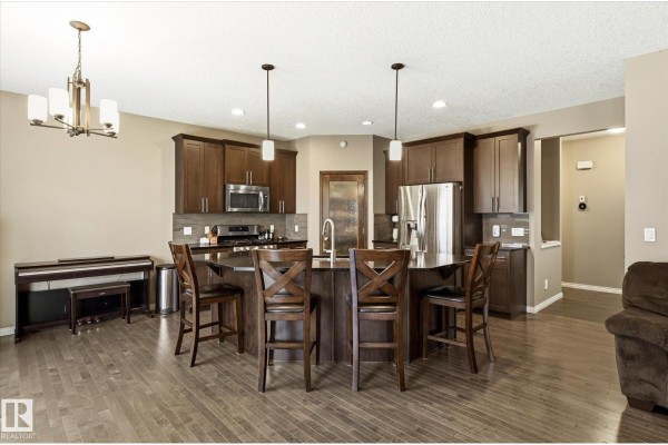 Primary Bedroom - 913 Goshawk Pt Nw, Edmonton, AB T5S0H6 Photo 4