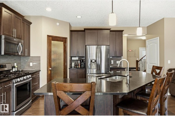 Bedroom 2 - 913 Goshawk Pt Nw, Edmonton, AB T5S0H6 Photo 5