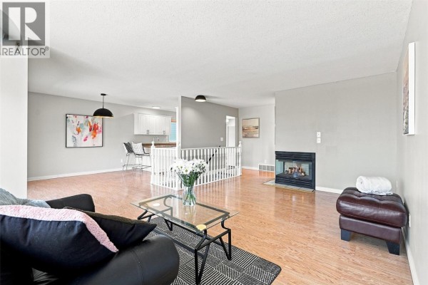 3pc Ensuite bath - 913 Greystone Crescent, Kamloops, BC V1S1K7 Photo 3