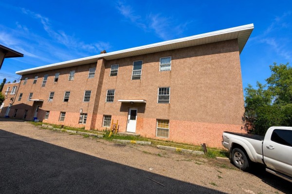 9130 Jasper Ave Nw, Edmonton, AB T5H3S9 Photo 3