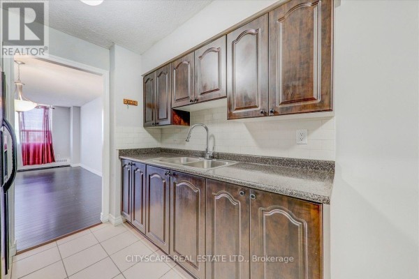 Primary Bedroom - #914 - 25 Sunrise Avenue, Toronto, ON M4A2S2 Photo 4