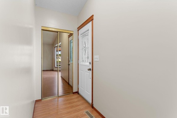 9147 180a Av Nw, Edmonton, AB T5Z2K3 Photo 5