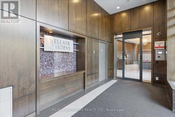 915 - 18 Valley Woods Road, Toronto, ON M3A0A1 Photo 4