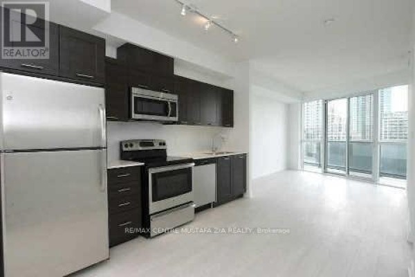 Primary Bedroom - 915 - 20 Bruyeres Mews, Toronto, ON M5V2N9 Photo 5