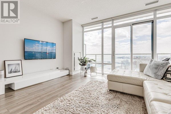 915 - 90 Stadium Road, Toronto
