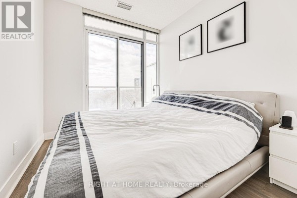 Den - 915 - 90 Stadium Road, Toronto, ON M5V3W5 Photo 5