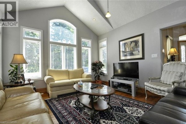 Recreation room - 915 Briardean Road, Cambridge, ON N3H4R6 Photo 5