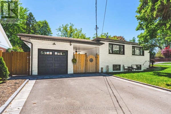 3pc Bathroom - 915 Tanager Avenue, Burlington, ON L7T2Y1 Photo 2
