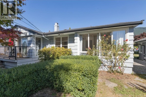 915 Wentworth Avenue, North Vancouver