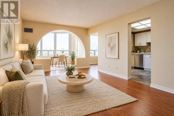 916 - 135 Hillcrest Avenue, Mississauga