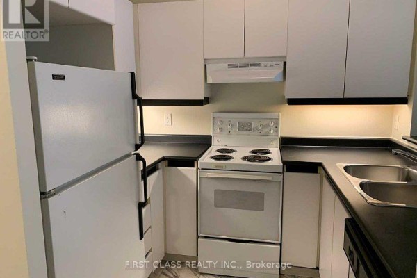 Kitchen - 916 - 7 King Street E, Toronto, ON M5C1B2 Photo 3