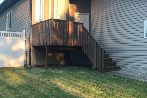 916 3rd Street Se, Weyburn, SK, photo 2