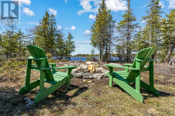916 Dorcas Bay Road, Northern Bruce Peninsula, ON N0H2R0 Photo 2