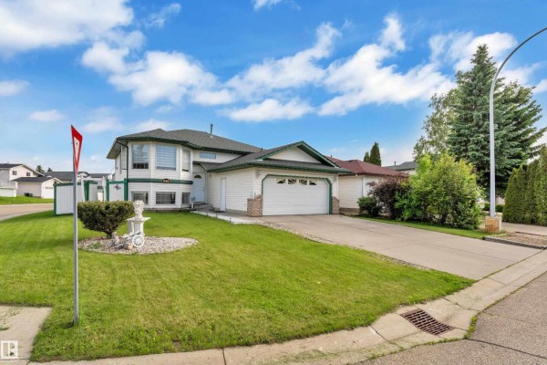 Kitchen - 916 Jordan Cr Nw, Edmonton, AB T6L6X5 Photo 3
