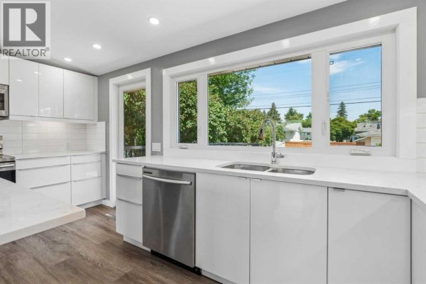 Kitchen - 916 Mayland Drive Ne, Calgary, AB T2E6C4 Photo 2