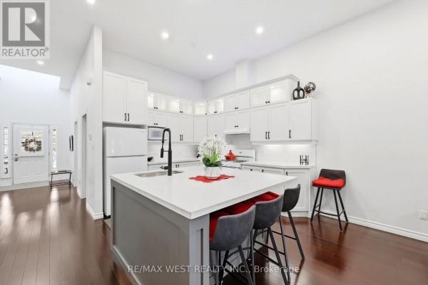 Kitchen - 916 Silversmith Street, London North, ON N6H5T5 Photo 4