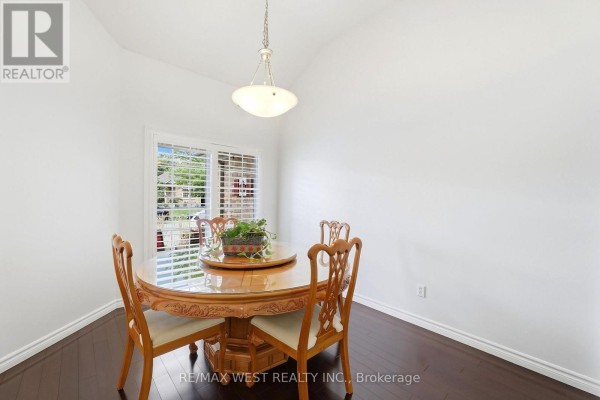 Dining room - 916 Silversmith Street, London North, ON N6H5T5 Photo 5