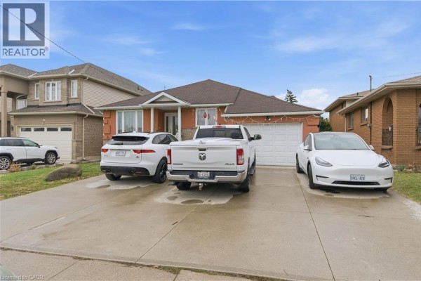 916 Stone Church Road E, Hamilton, ON, photo 2