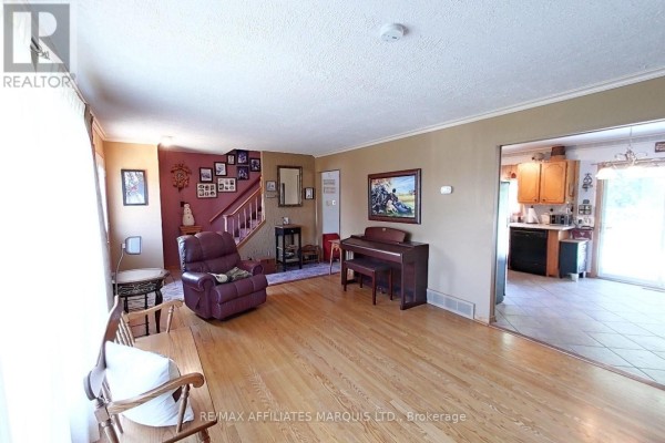 917 Queen Street, Cornwall, ON K6J1P3 Photo 4