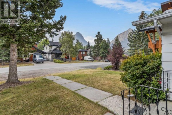 Primary Bedroom - 918 15th Street, Canmore, AB T1W1X3 Photo 4