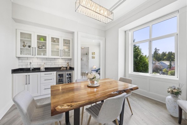 918 163 Street, Surrey, BC V4A4Y4 Photo 5